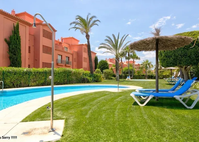 Royal Apartment W/Shared Pool, Terrace &A/C