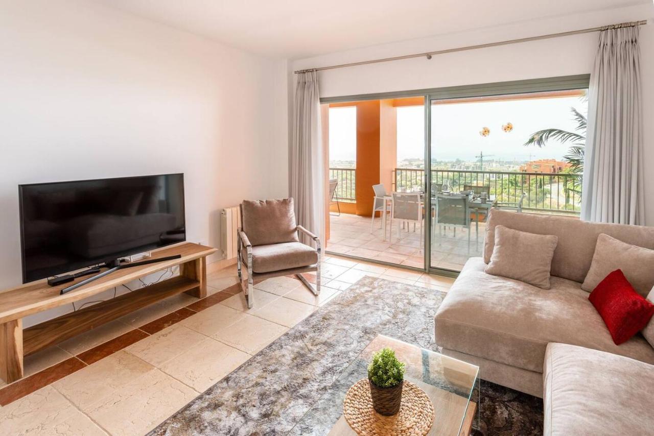 Apartament Royal W/shared Pool, Terrace &a/c Malaga