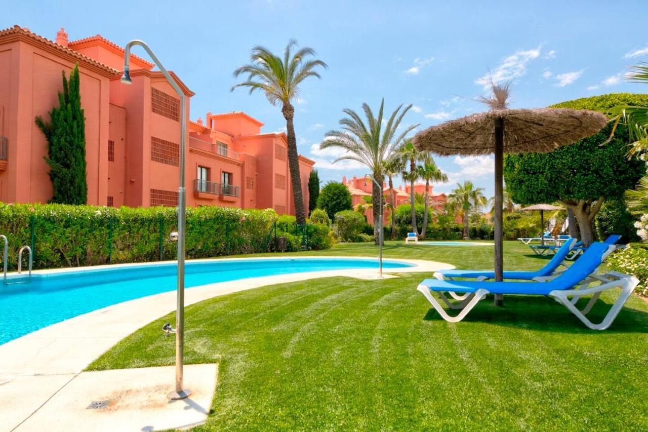 Royal W/shared Pool, Terrace &a/c Apartament *